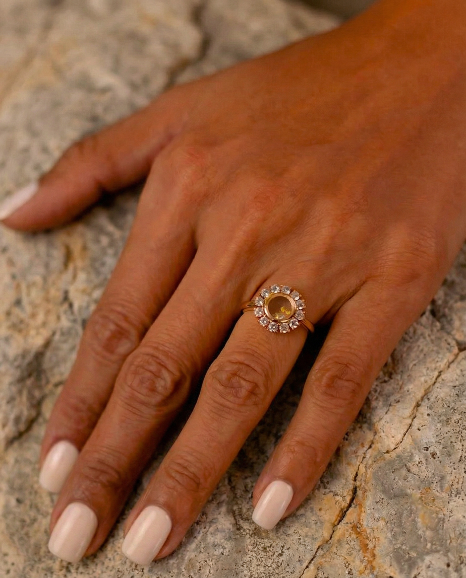 ANILLO YELLOW SOLESTE ZIRCONIA
